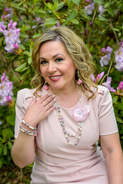 Floral Romance jewellery set on a model