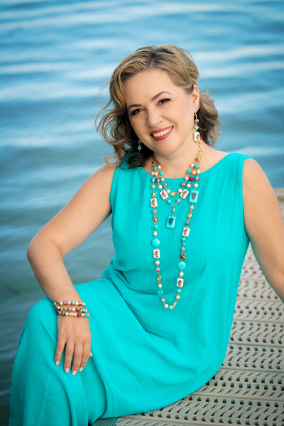 Seaside Beauty jewellery set on a model